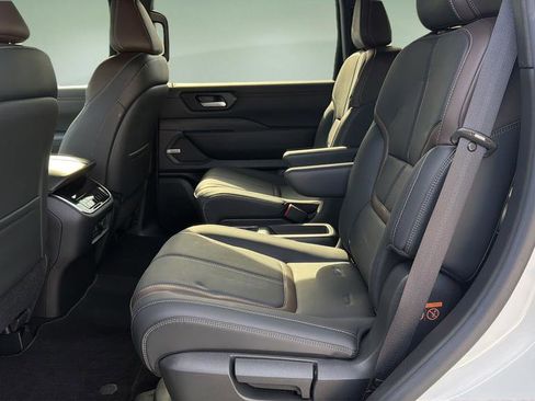 Used 2025 Nissan Armada SL w/ Captain's Chari Seat Package image 14