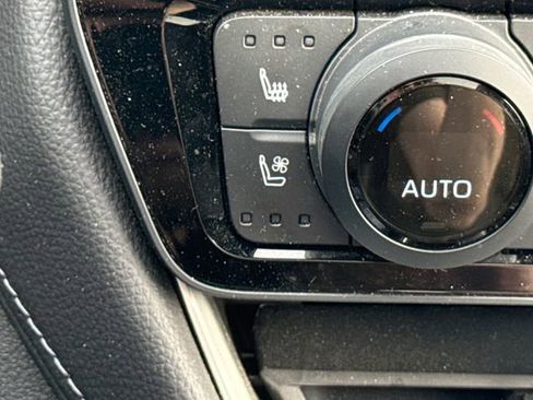 Used 2024 Toyota Grand Highlander Limited image 33