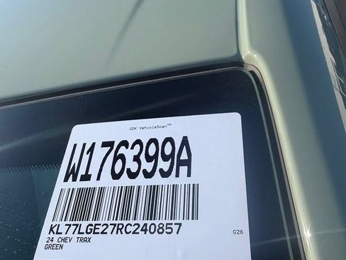 Used 2024 Chevrolet Trax RS w/ Driver Confidence Package FWD image 1