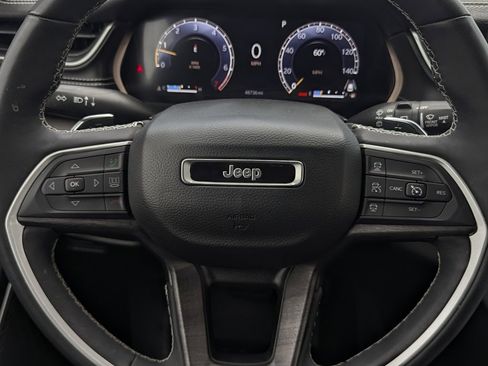 Used 2023 Jeep Grand Cherokee Limited image 33