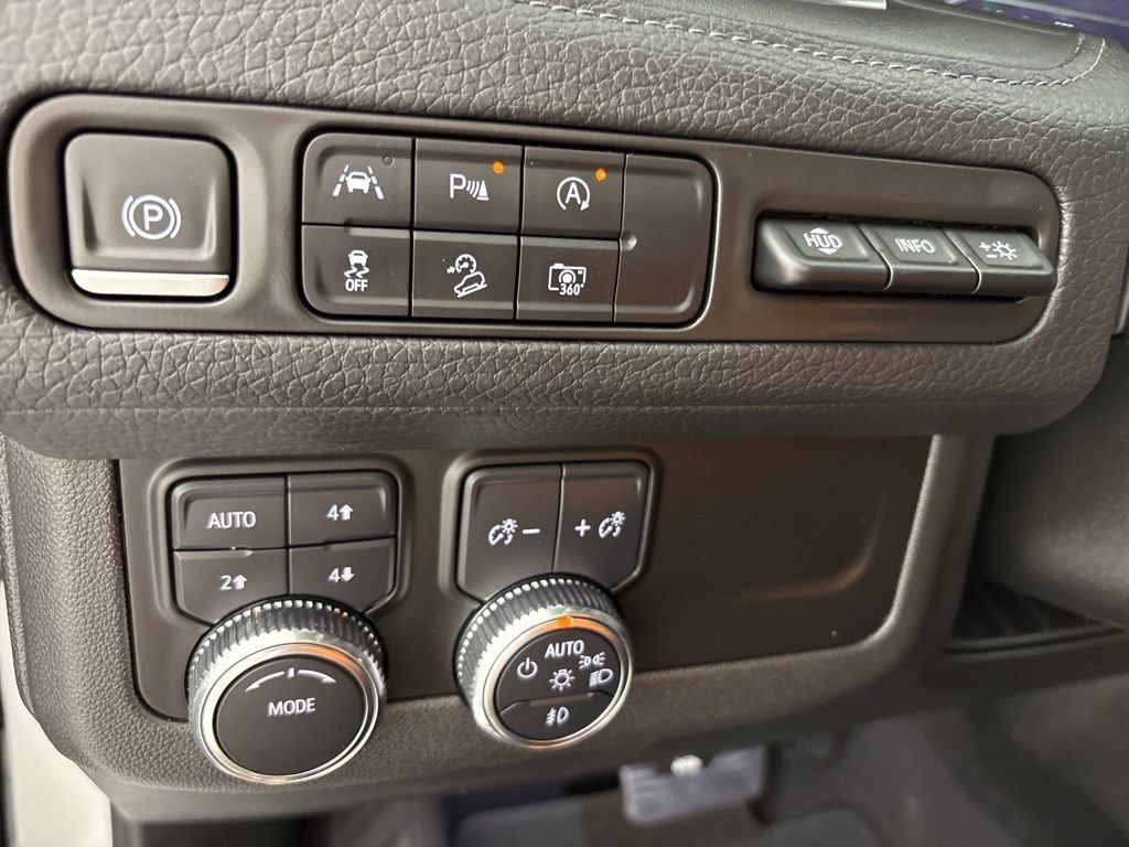 Used 2024 GMC Yukon XL Denali AWD/4WD image 34