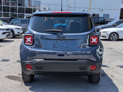 Used 2023 Jeep Renegade Latitude AWD/4WD image 7