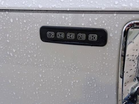 Used 2012 Ford F350 Lariat w/ Chrome Pkg image 21