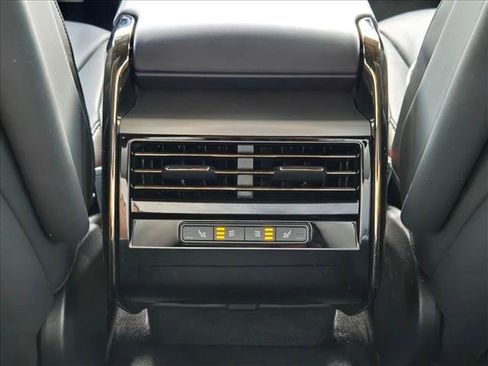 Used 2025 Land Rover Range Rover Sport SE AWD/4WD image 18