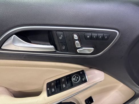 Used 2020 Mercedes-Benz GLA 250 4MATIC image 29