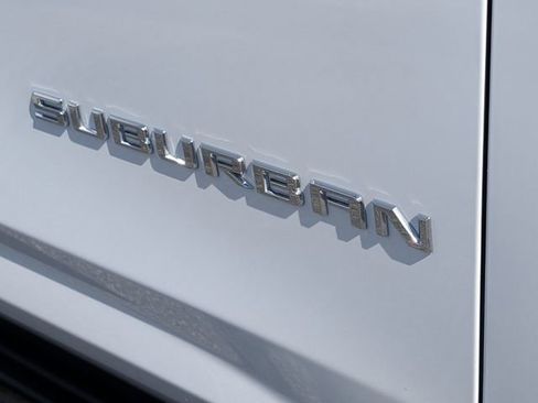 Used 2026 Chevrolet Suburban LT image 20