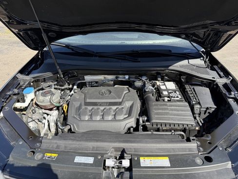 Used 2020 Volkswagen Tiguan S image 54