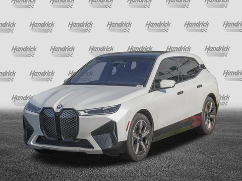 Used 2024 BMW iX xDrive50 w/ Sport Package AWD/4WD image 5