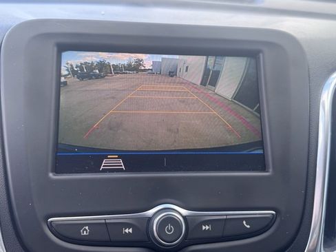 Used 2021 Chevrolet Equinox LS w/ LS Convenience Package image 28