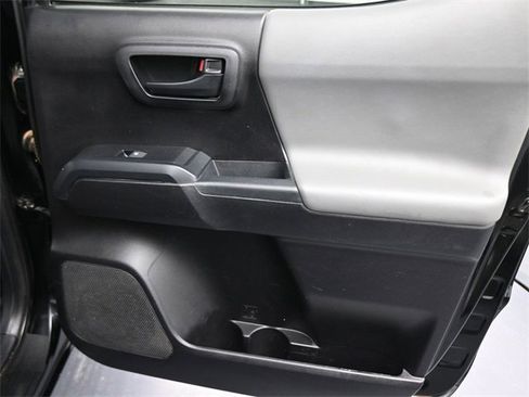 Used 2020 Toyota Tacoma 4x4 Double Cab image 36