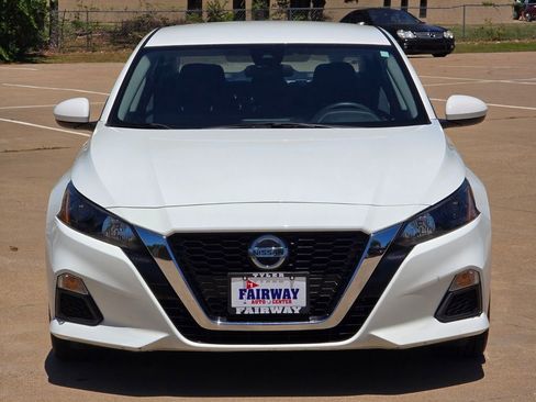 Used 2022 Nissan Altima 2.5 S FWD image 2