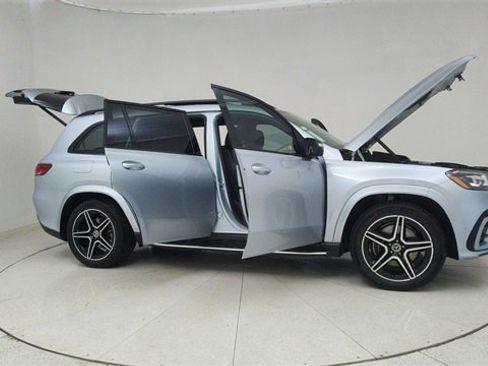 Used 2025 Mercedes-Benz GLS 450 4MATIC image 73