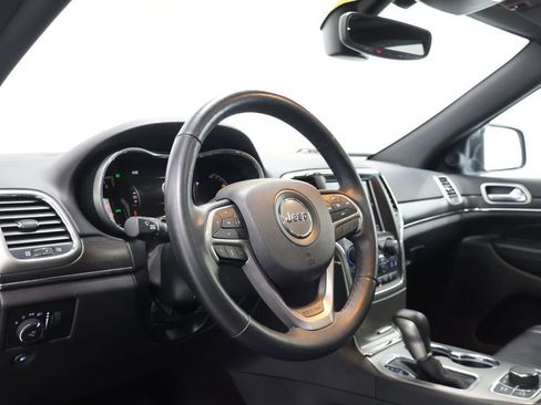 Used 2018 Jeep Grand Cherokee Limited image 15