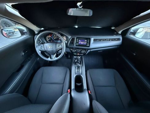 Used 2016 Honda HR-V LX image 43