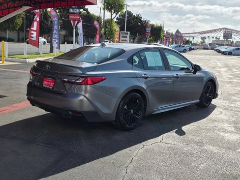 Used 2025 Toyota Camry SE FWD image 8