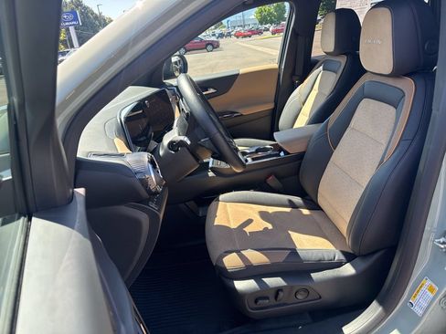 Used 2026 Chevrolet Equinox ACTIV AWD/4WD image 10