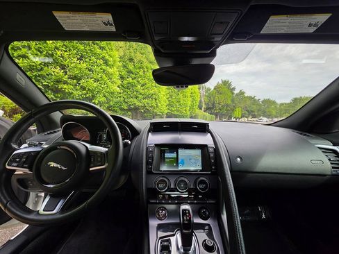Used 2018 Jaguar F-TYPE Coupe RWD image 14