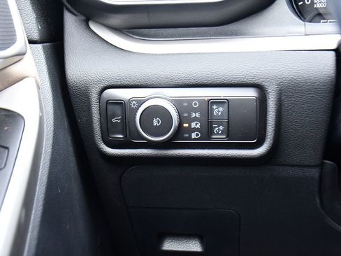 Used 2022 Ford Explorer XLT w/ Equipment Group 202A image 30