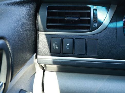 Used 2014 Toyota Camry XLE w/ Leather Package image 15