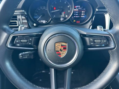 Certified 2022 Porsche Macan image 23