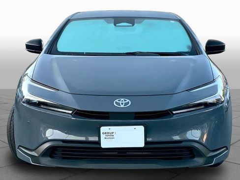 Used 2025 Toyota Prius LE FWD image 4