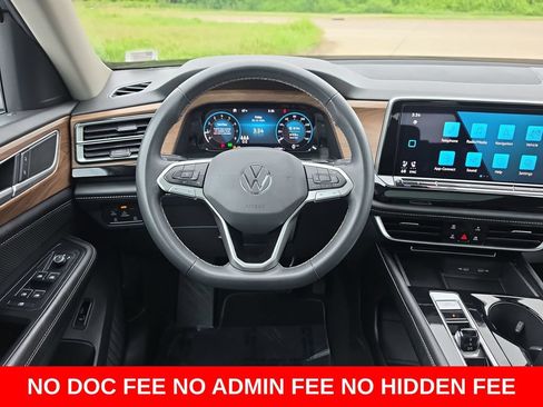 Used 2024 Volkswagen Atlas SE AWD/4WD image 14
