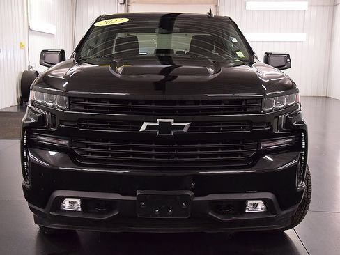 Used 2022 Chevrolet Silverado 1500 RST w/ Z71 Off-Road Package AWD/4WD image 2