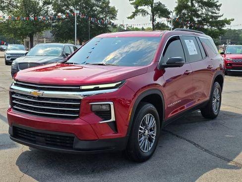 Used 2026 Chevrolet Traverse LT w/ Driver Confidence Package FWD image 5