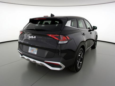 Used 2025 Kia Sportage LX image 9