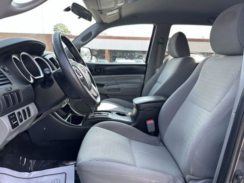 Used 2015 Toyota Tacoma PreRunner w/ Convenience Package image 11