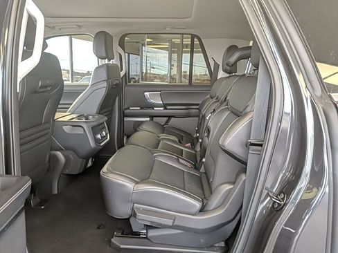 Used 2025 Ford Expedition Max Platinum image 16