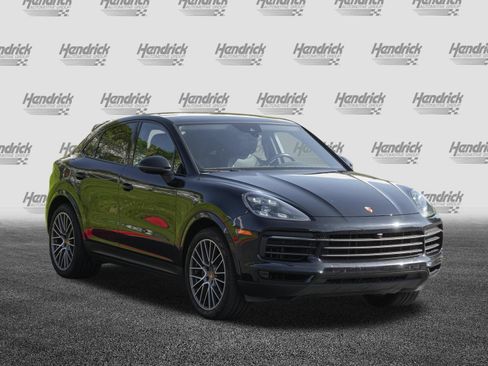 Used 2022 Porsche Cayenne Platinum Edition AWD/4WD image 2