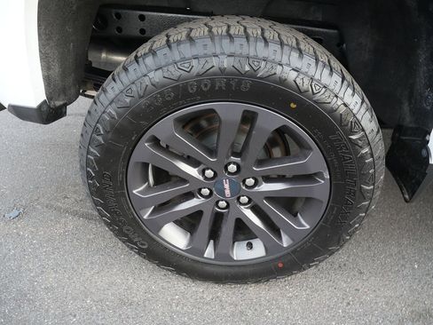 Used 2020 GMC Canyon SLE w/ Elevation Edition image 31