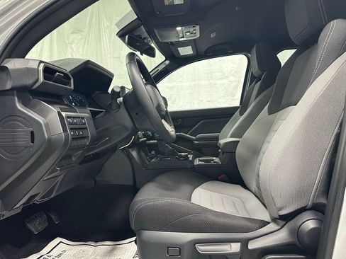 Used 2025 Toyota 4Runner TRD Off-Road image 14