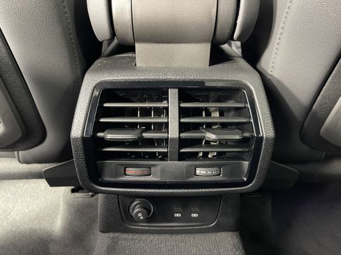 New 2025 Audi Q3 2.0T Premium image 36