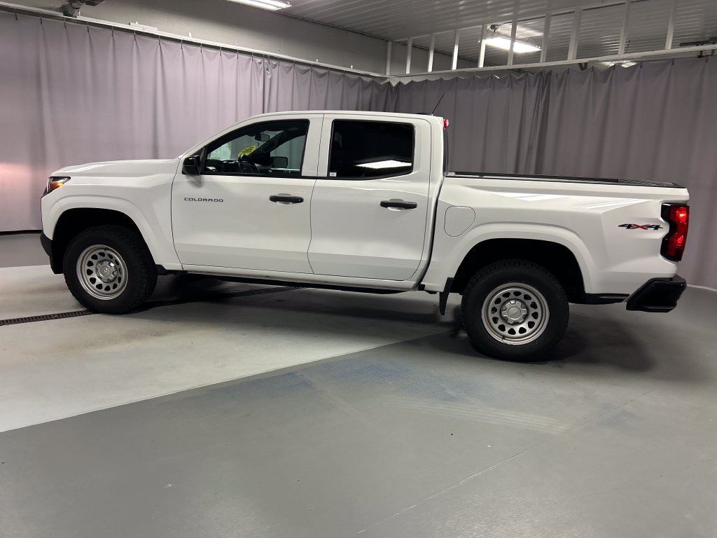 Used 2023 Chevrolet Colorado W/T w/ Advanced Trailering Package AWD/4WD image 4
