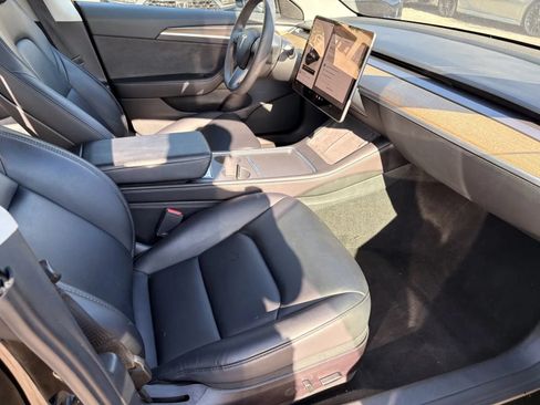 Used 2022 Tesla Model 3 Standard Range RWD image 6