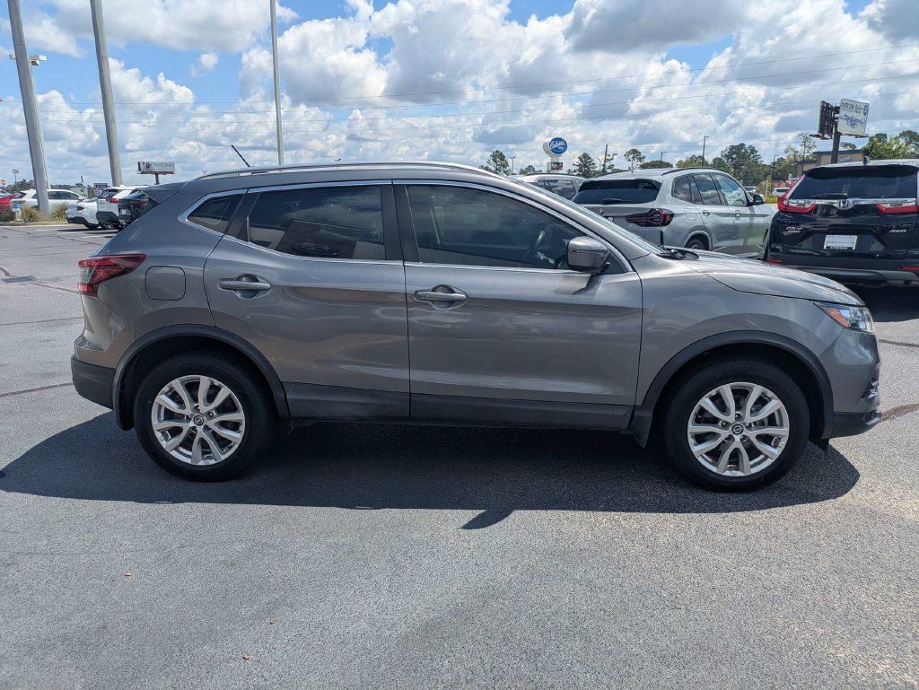 Used 2020 Nissan Rogue Sport SV FWD image 4