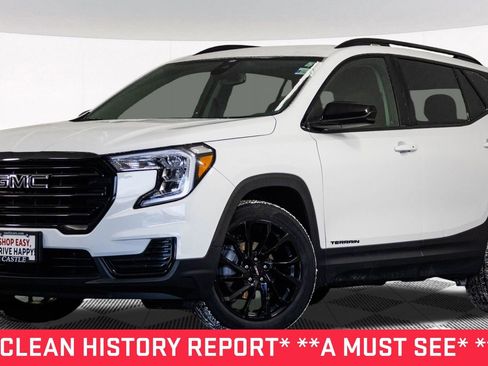 Used 2023 GMC Terrain SLE w/ Driver Convenience Package image 2