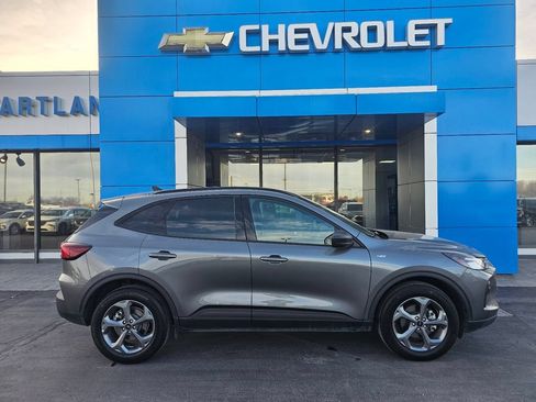 Used 2025 Ford Escape ST-Line AWD/4WD image 2