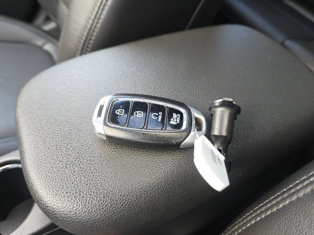 Used 2022 Hyundai Kona Limited AWD/4WD image 31