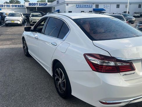 Used 2017 Honda Accord LX image 4