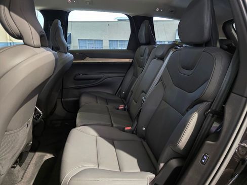 Certified 2025 Volvo EX90 Plus image 17