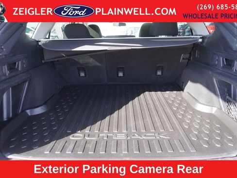 Used 2022 Subaru Outback Premium image 10