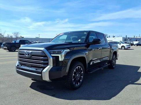 Used 2023 Toyota Tundra Limited image 3
