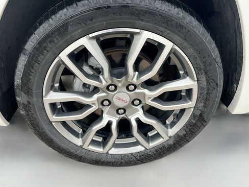 Used 2024 GMC Terrain Denali w/ Denali Premium Package image 33