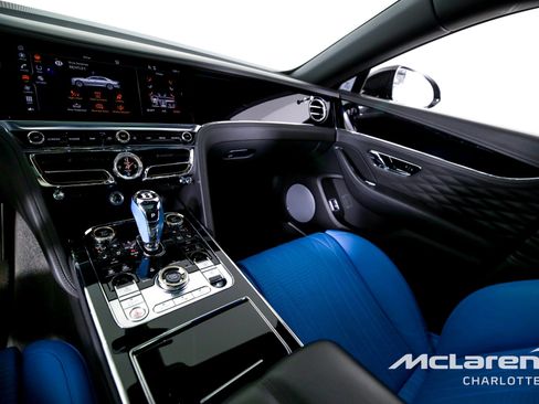 Used 2021 Bentley Flying Spur W12 image 15