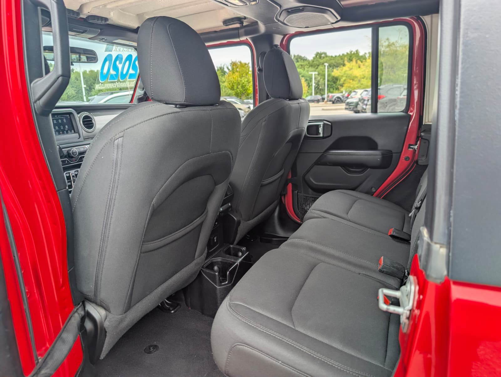 Used 2020 Jeep Wrangler Unlimited Sahara AWD/4WD image 27