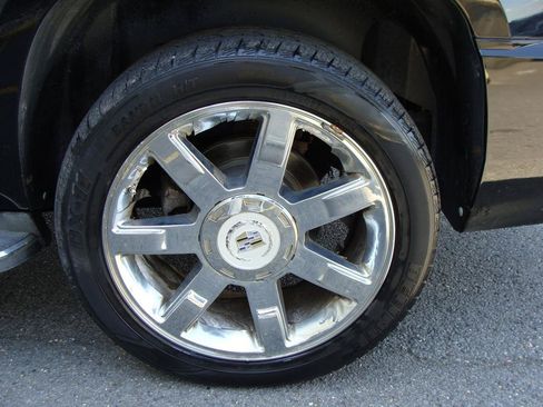 Used 2012 Cadillac Escalade ESV Luxury AWD/4WD image 35