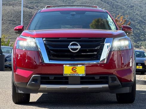 Used 2025 Nissan Pathfinder Platinum w/ Cargo Package image 9